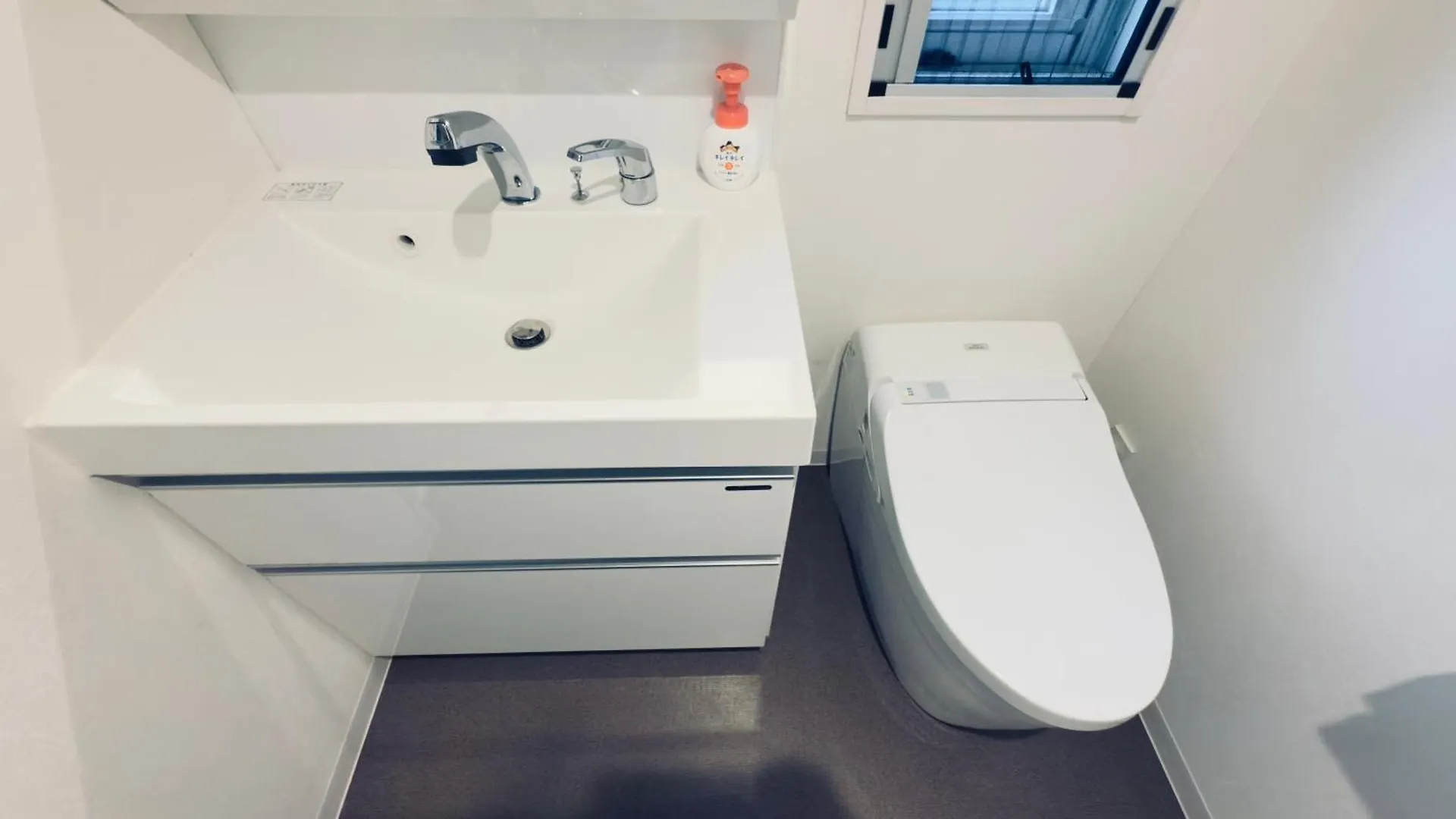 Regno Comfort Asakusa Ⅳ Tokyo Apartment